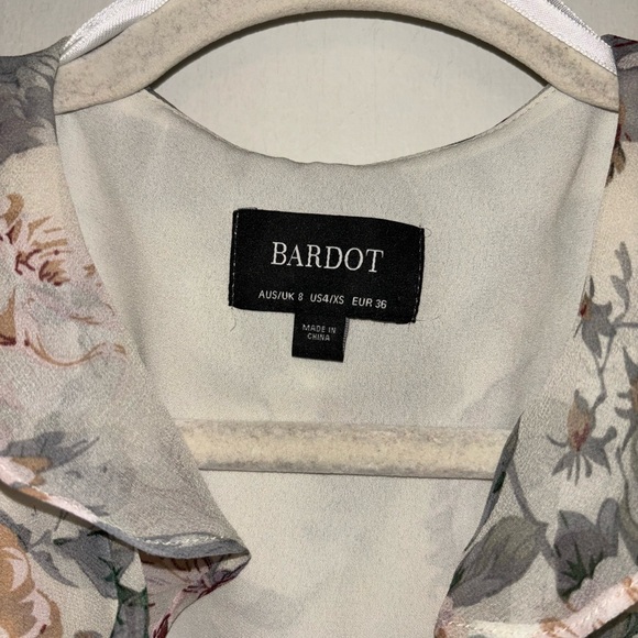 Bardot Long Sleeve Floral Top V-Neck - Picture 3 of 7